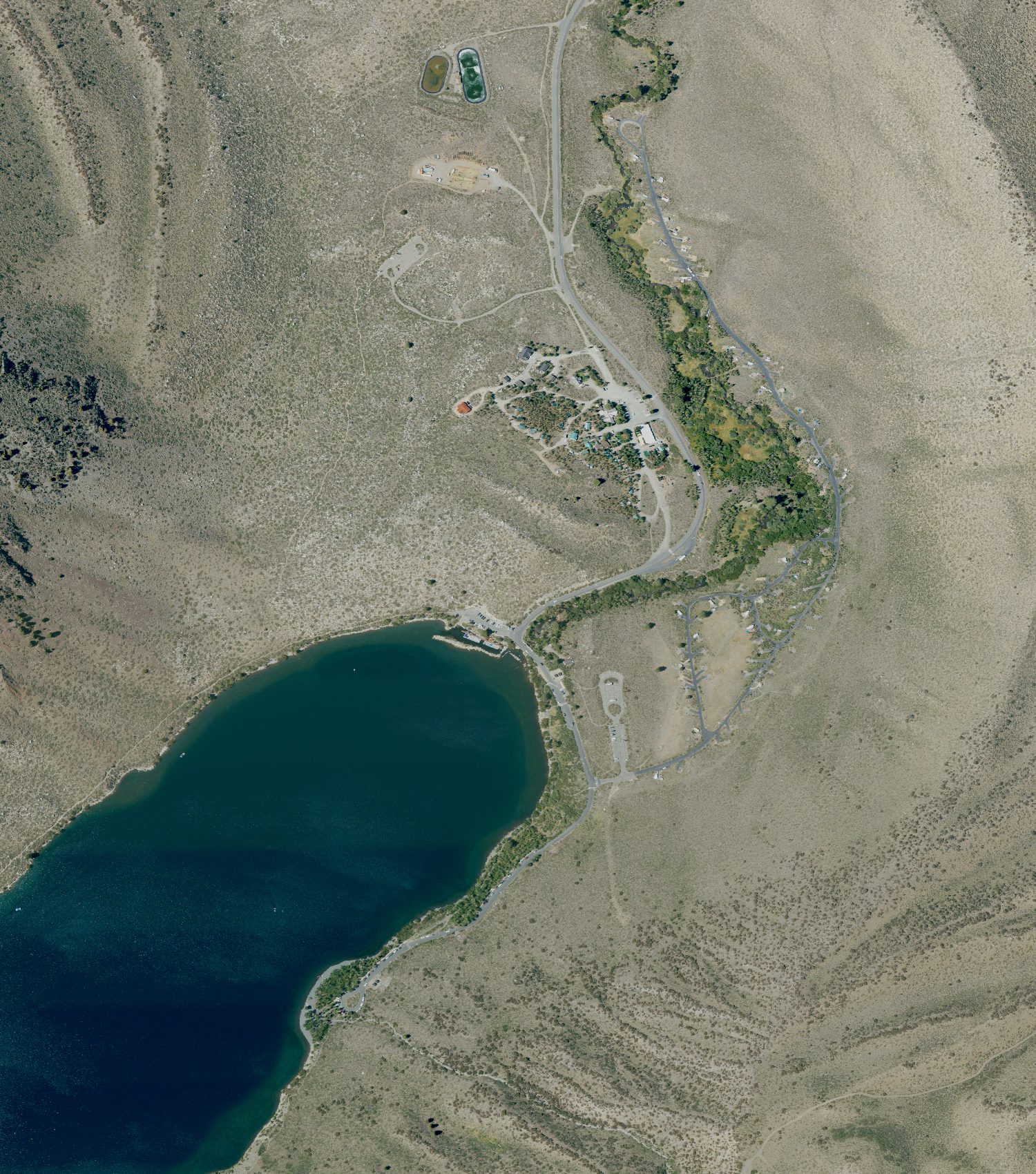 Unannotated NAIP aerial of Convict Lake and the trailhead area